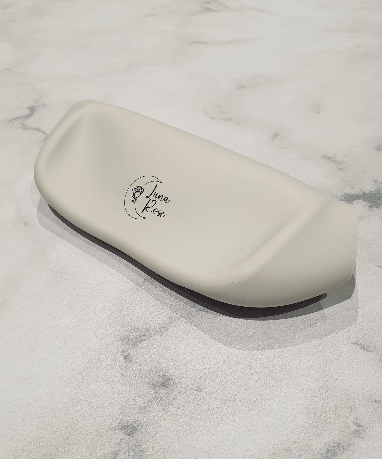 Luna Rose White Sand Silicone Bib
